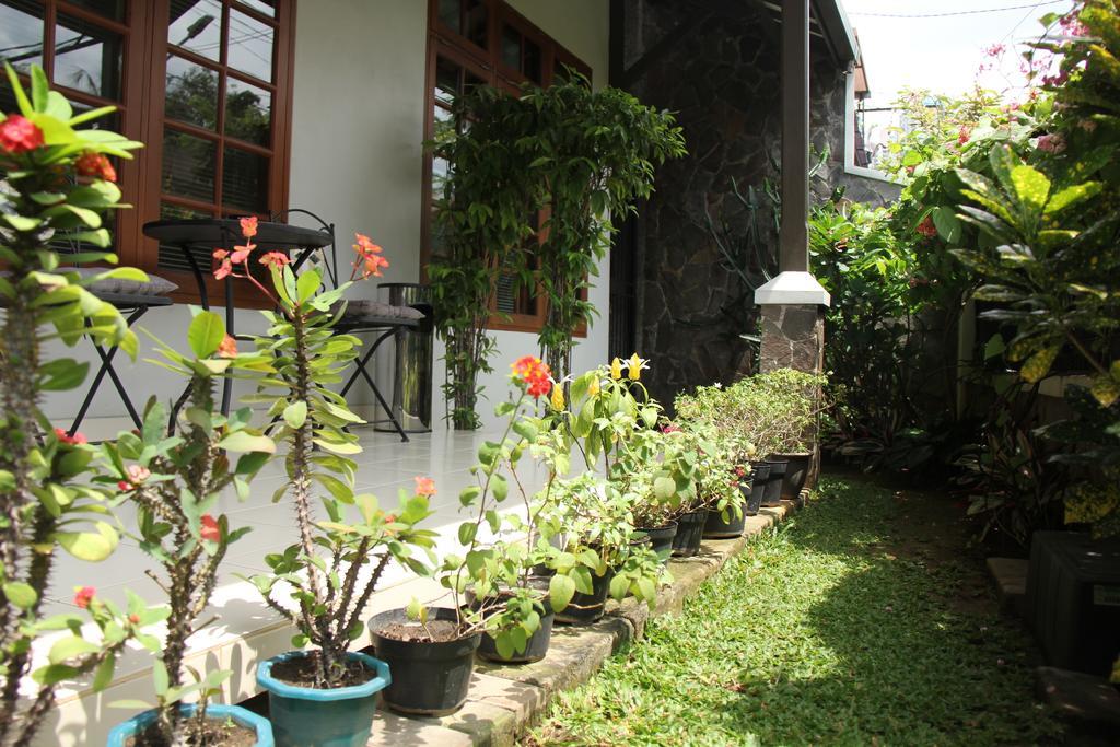 托芒住宿加早餐旅馆 雅加达 外观 照片